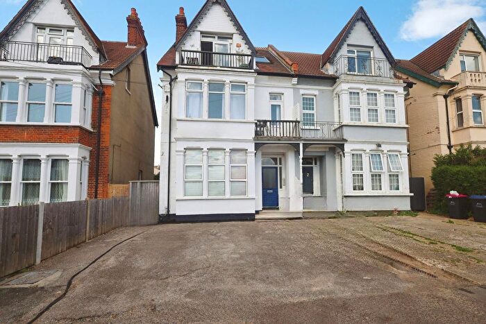 1 Bedroom Flat For Sale In Genesta Road, Westcliff-On-Sea, SS0