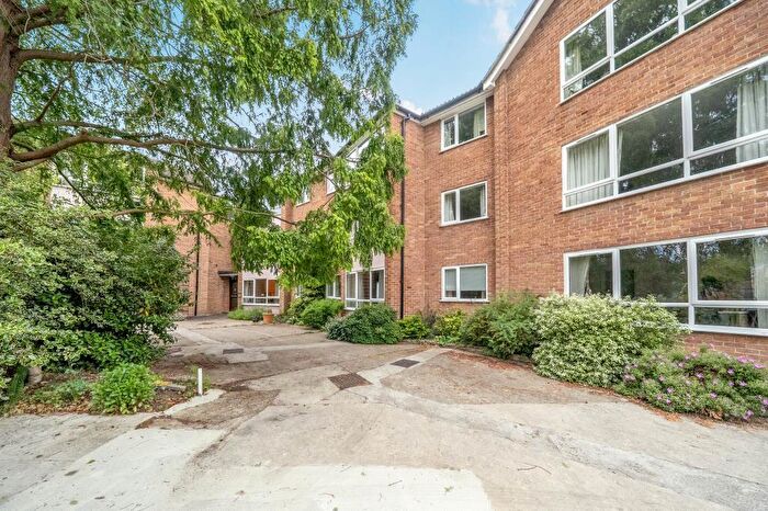 2 Bedroom Flat For Sale In Summertown, Oxford, OX2