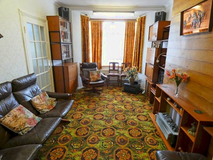 3 Bedroom Semi Detached House For Sale In MaesYGraig Street, Gilfach