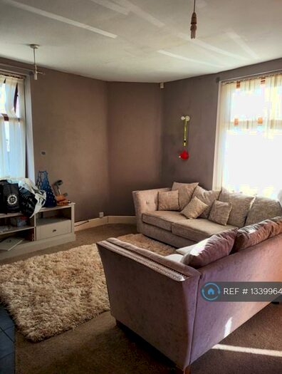 2 Bedroom End Of Terrace House To Rent In Oxford Road, Gomersal, Cleckheaton, BD19