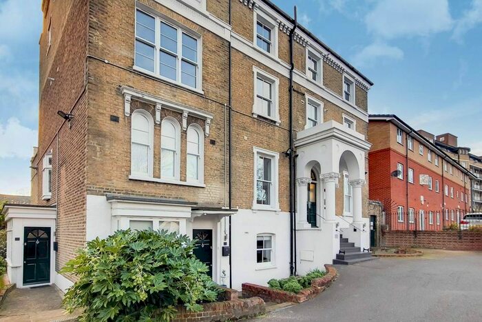 2 Bedroom Flat To Rent In Tulse Hill, Tulse Hill, London, SW2