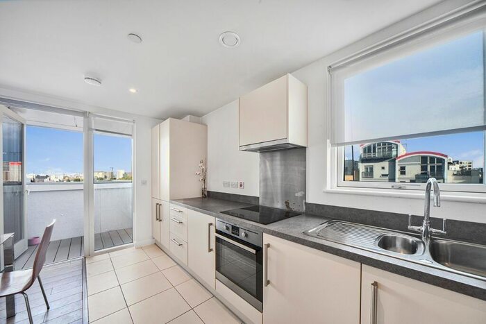 1 Bedroom Flat To Rent In Bessemer Place, London, SE10