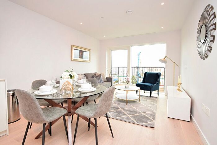 1 Bedroom Flat To Rent In Bridgewater Avenue, London, SW6