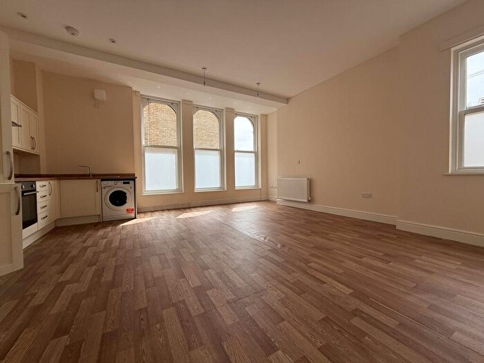 2 Bedroom Flat To Rent In Lenworth House, Ashford Road, Maidstone, Kent, ME14