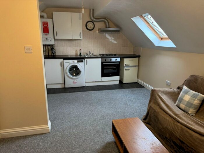 1 Bedroom Flat To Rent In Ashgrove Road, Ilford, IG3