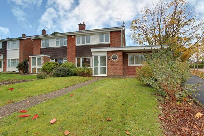 3 Bedroom Semi-Detached House To Rent In The Meads, Tring, HP23