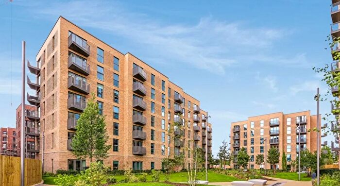 2 Bedroom Flat To Rent In Memorial Avenue, Slough, SL1