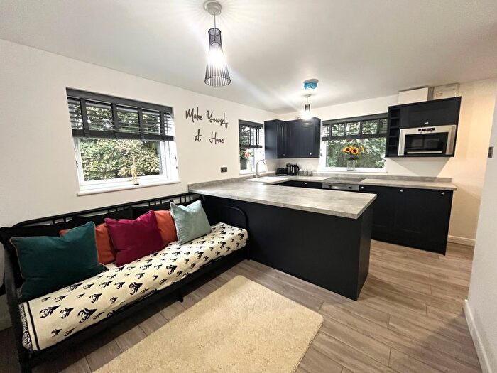 2 Bedroom Flat To Rent In Meadowfield Rise, Stanley, Wakefield, WF3