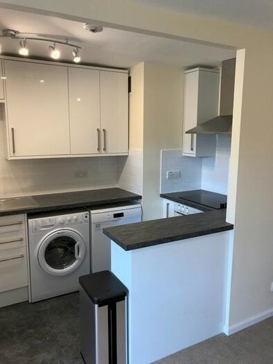 2 Bedroom Flat To Rent In Butler Close, Oxford, Oxfordshire, OX2