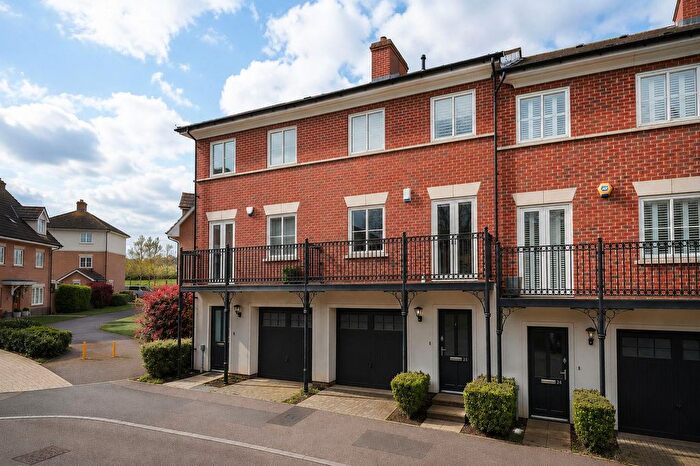 3 Bedroom Town House For Sale In Mowbray Close, Epping, CM16