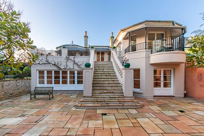 6 Bedroom Detached House To Rent In St. Peters Road, Twickenham, TW1