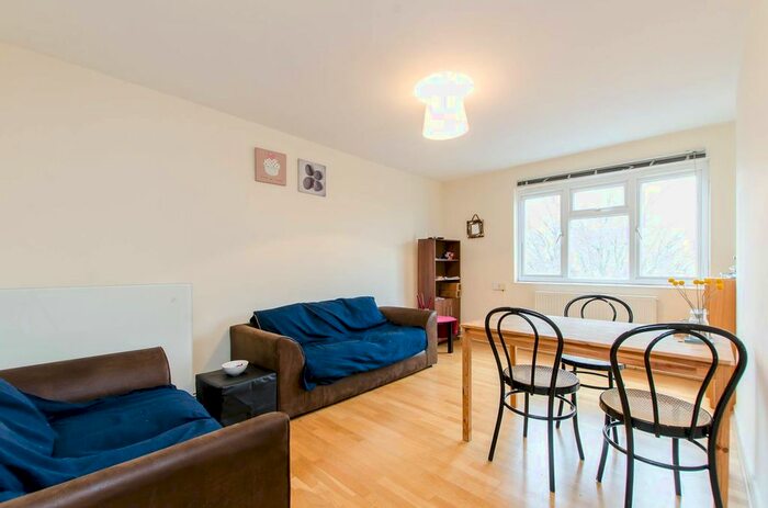 2 Bedroom Flat To Rent In Pitfield Street, Hoxton, London, N1