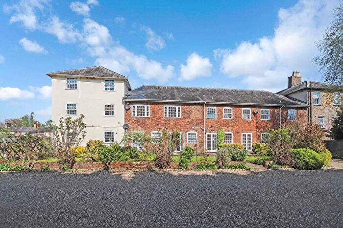 2 Bedroom Apartment To Rent In Royal Court, Tring, HP23
