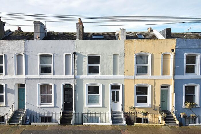 4 Bedroom Terraced House For Sale In Stonefield Road, Hastings, TN34