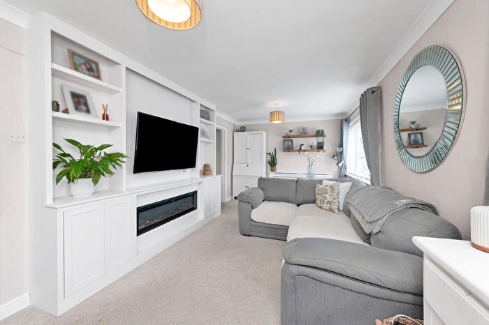 4 Bedroom Terraced House For Sale In Weston Avenue, Royston, SG8