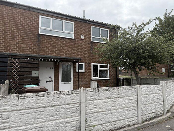 3 Bedroom Semi-Detached House To Rent In Eyam Close, Mansfield, NG18