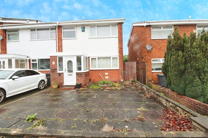 3 Bedroom End Of Terrace House For Sale In Glendale Drive, Birmingham, B33