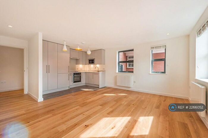 1 Bedroom Flat To Rent In West House, Haslemere, GU27