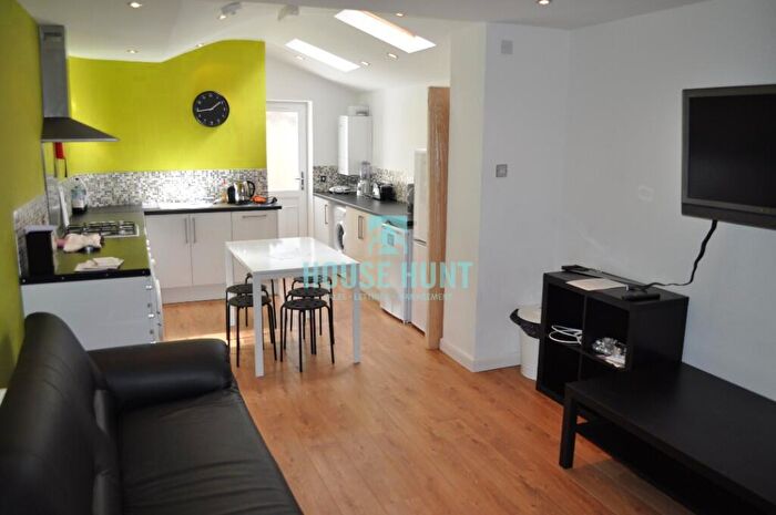 5 Bedroom Terraced House To Rent In Dale Road, Birmingham, B29