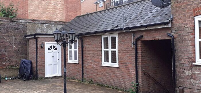 1 Bedroom Flat To Rent In Castle Street, Luton, LU1