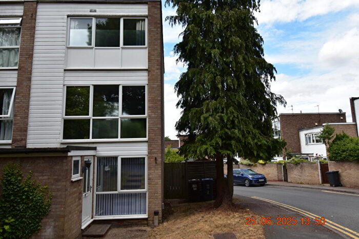 3 Bedroom End Of Terrace House To Rent In Greencoates, Hertford, Hertfordshire, SG13