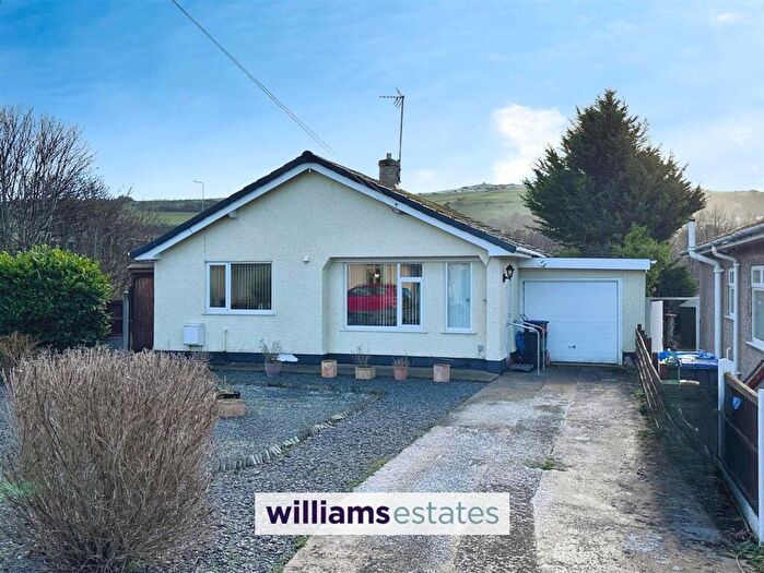 3 Bedroom Bungalow For Sale In Warren Road, Prestatyn, LL19