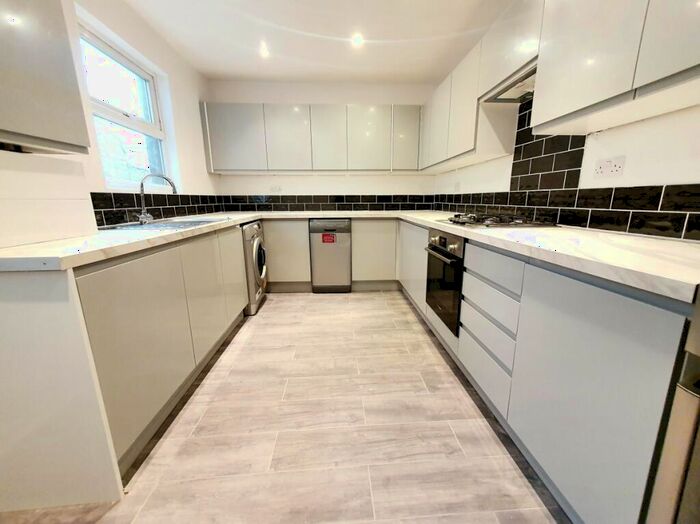 4 Bedroom Terraced House To Rent In Williamson Street, Holloway, N7