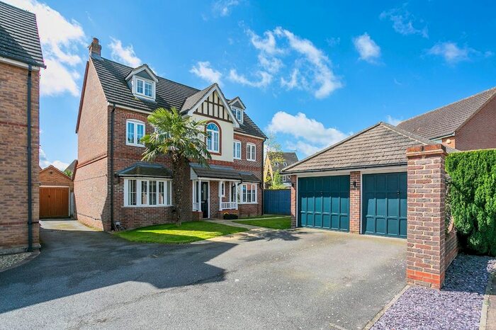 5 Bedroom Detached House To Rent In Dowding Way, Leavesden, Watford, Hertfordshire, WD25