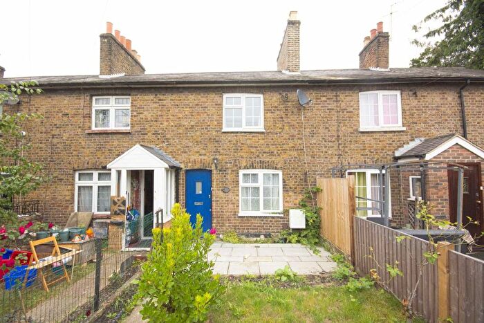 2 Bedroom Terraced House To Rent In Burroughs Gardens, London, NW4