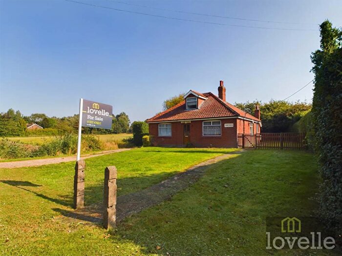 3 Bedroom Detached Bungalow For Sale In Mablethorpe Road, Theddlethorpe, LN12