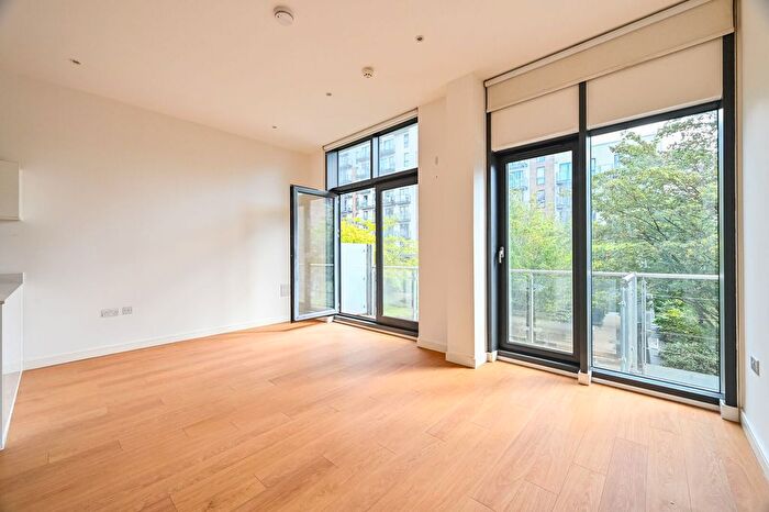 2 Bedroom Flat For Sale In Seven Seas Gardens, Bow, London, E3