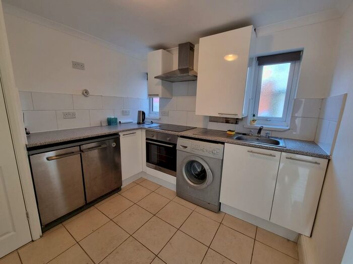 Apartment To Rent In Chatham Street, Reading, RG1