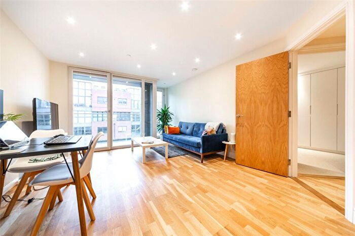 1 Bedroom Apartment To Rent In St. Annes Street, London, E14