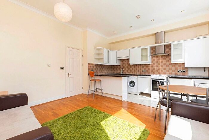 2 Bedroom Flat To Rent In Milton Road, London, W3