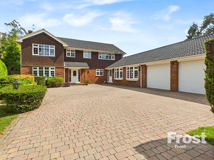 5 Bedroom Detached House For Sale In Manor Close, Penn, HP10