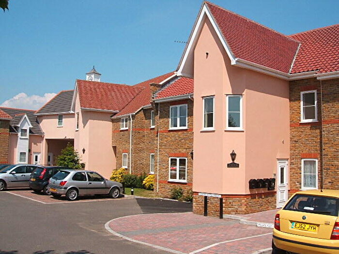 2 Bedroom Flat To Rent In Station Approach, Hockley, Essex, SS5