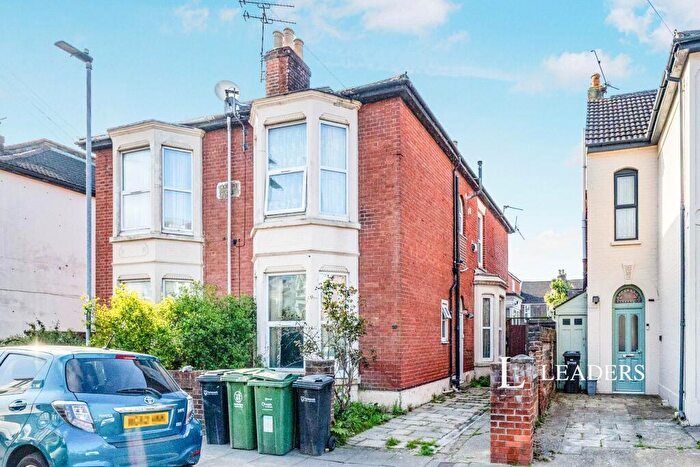 2 Bedroom Apartment To Rent In Queens Road, Portsmouth, PO2