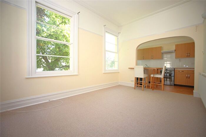 2 Bedroom Flat To Rent In Cranham Road, Cheltenham, Gloucestershire, GL52