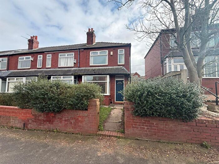 2 Bedroom End Of Terrace House For Sale In Rochdale Road, Oldham, OL1