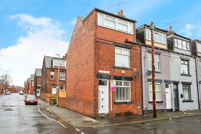 3 Bedroom Semi Detached House For Sale In Dawlish Mount, Leeds, LS9