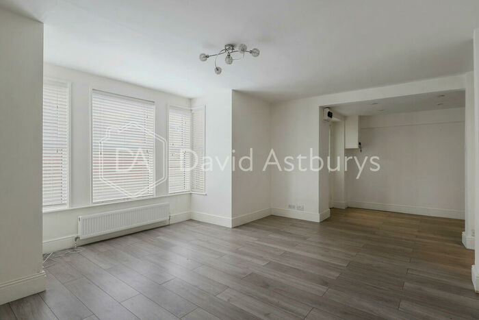 2 Bedroom Apartment To Rent In Womersley Road, Crouch End, London, N8