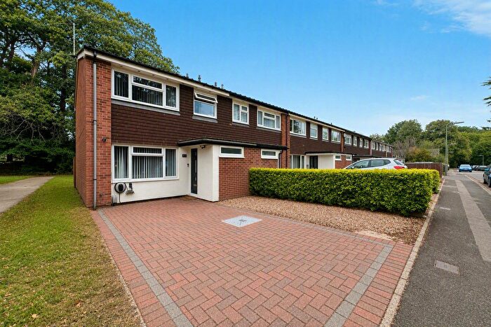 3 Bedroom End Of Terrace House For Sale In Woodlands, Fleet, Hampshire, GU51