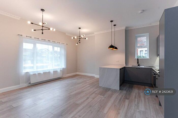 2 Bedroom Flat To Rent In Shakespeare Road, Bedford, MK40