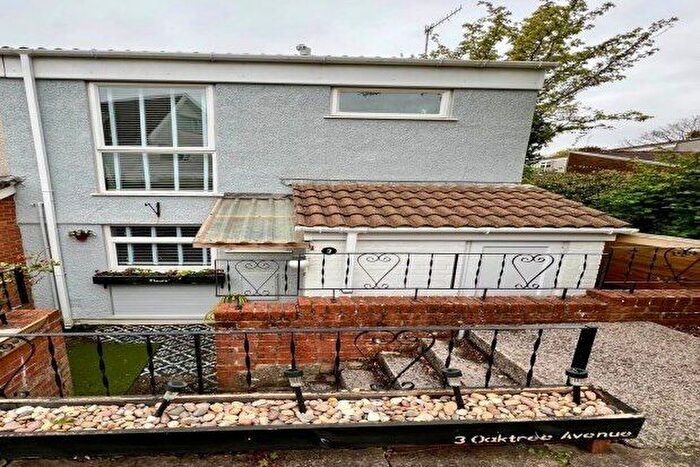 2 Bedroom Property To Rent In Oaktree Avenue, Swansea, SA2