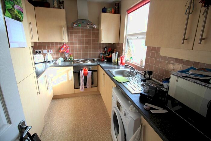 1 Bedroom Flat To Rent In Milton Street, Swanscombe, Kent DA10