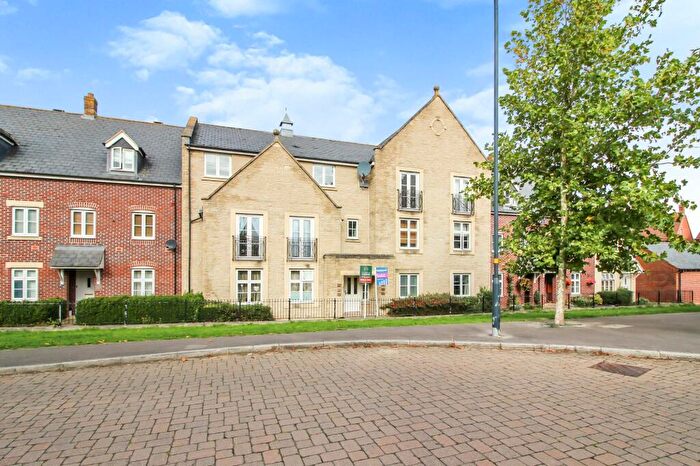 2 Bedroom Apartment To Rent In Pioneer Road, Swindon, SN25