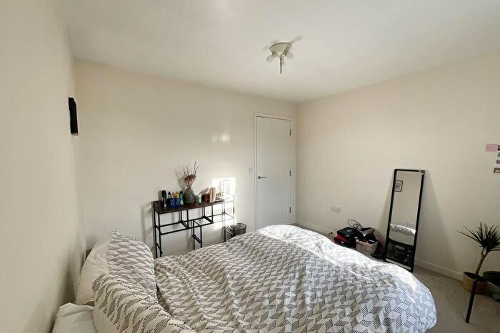 2 Bedroom Flat For Sale In Lambrell Avenue, Kiveton Park, Sheffield, S26