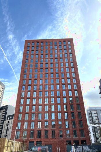 2 Bedroom Flat To Rent In Ordsall Lane, Salford, M5