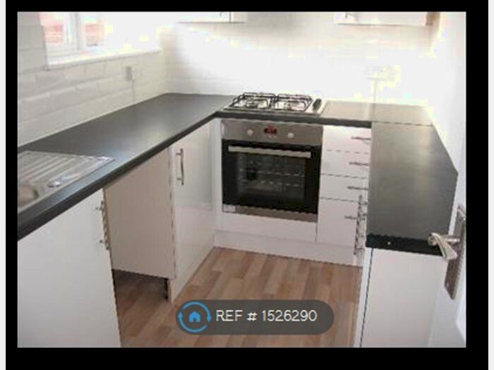 2 Bedroom Maisonette To Rent In Park Parade, Havant, PO9