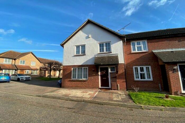 3 Bedroom Property To Rent In Mitton Vale, Chelmsford, CM2